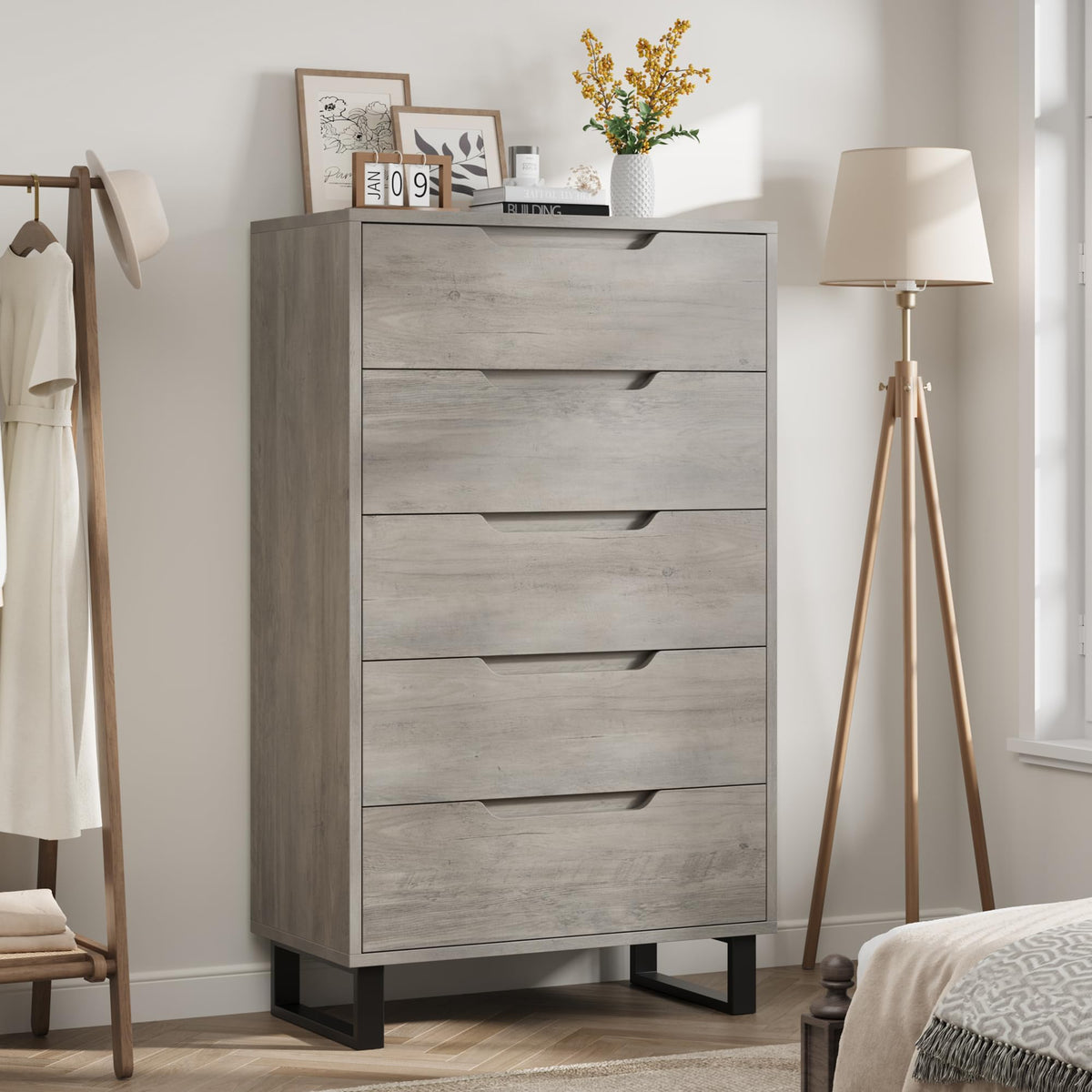 5 Drawer Vertical Dresser with Storage T872494